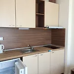 Palm Deluxe Lägenhetshotell Slăntjev Brjag