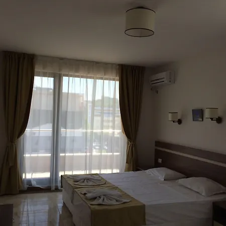 Lägenhetshotell Palm Deluxe Slăntjev Brjag