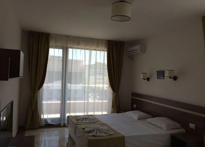 Lägenhetshotell Palm Deluxe Slăntjev Brjag